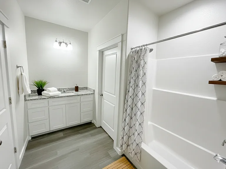 407 Worth Ave — Photo 5