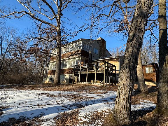 2nd image of 2422 N River Rd