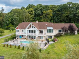 1368 Fritztown Rd, Reinholds, PA 17569