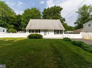 6 Aaron Ave, Ewing, NJ 08618