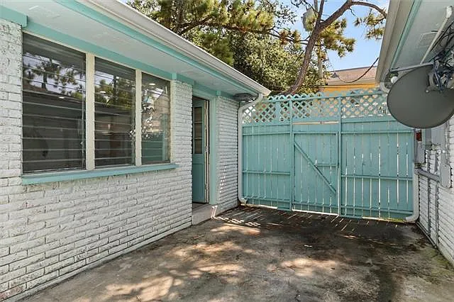 904 Bellecastle St — Photo 15