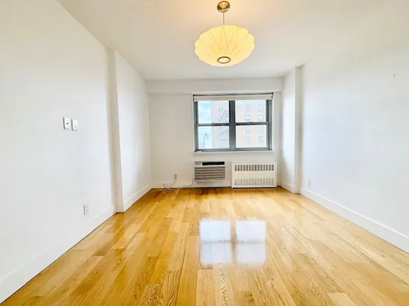 100 West 93rd Street image 11 of 25