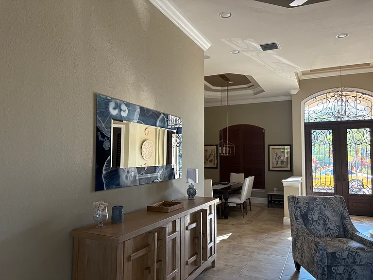 Second Livingroom, entertaining and reading area.