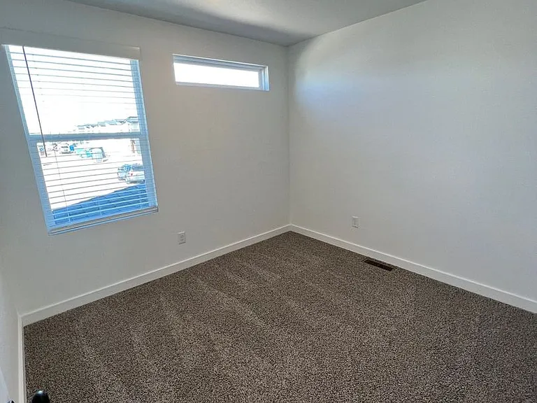 1071 Ventnor Ave — Photo 10