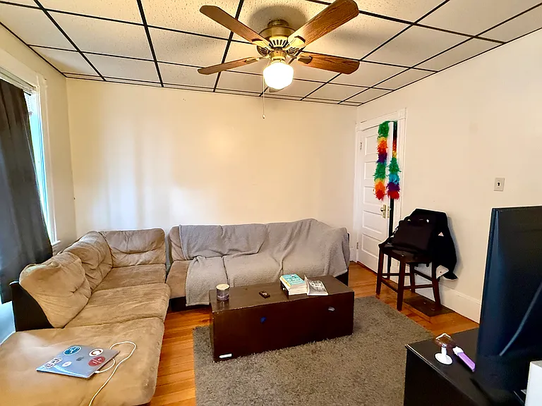 10 Craigie St #2 — Photo 2
