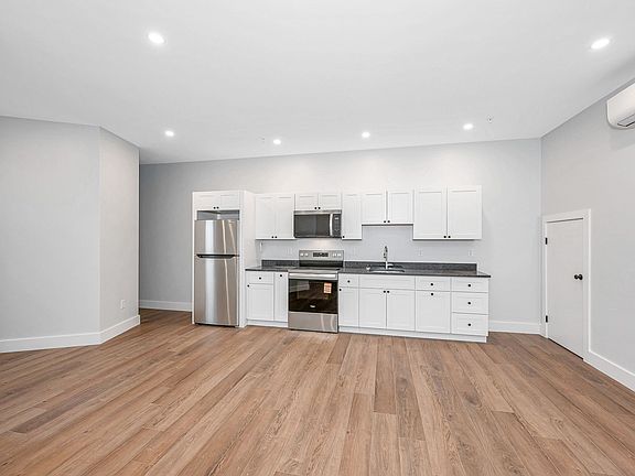 3rd image of 241 W 6th St #118