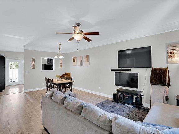 4th image of 504 Idlewood Park Dr