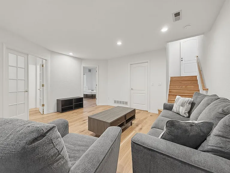 4324 Clay Commons Ct — Photo 9