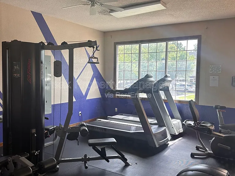 801 Virginia Center Pkwy — Photo 18