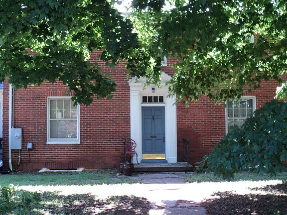 3rd image of 3950 Fort Ave