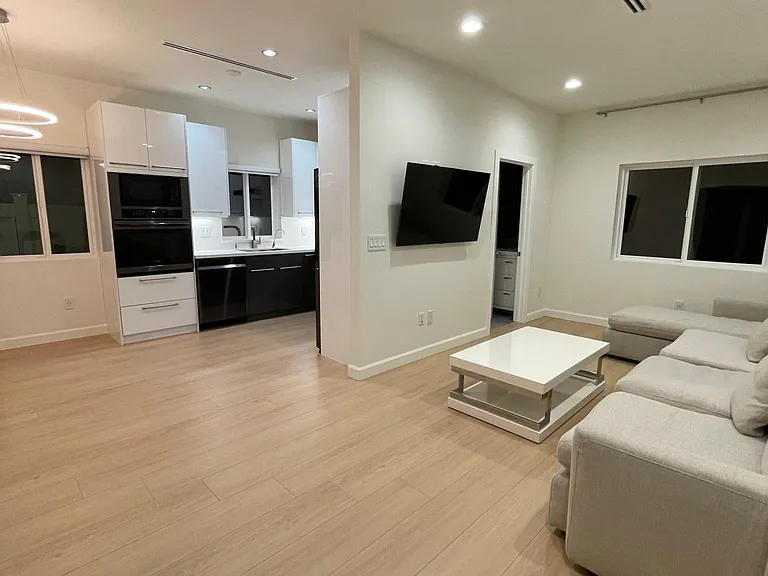 6419 Kraft Ave — Photo 8