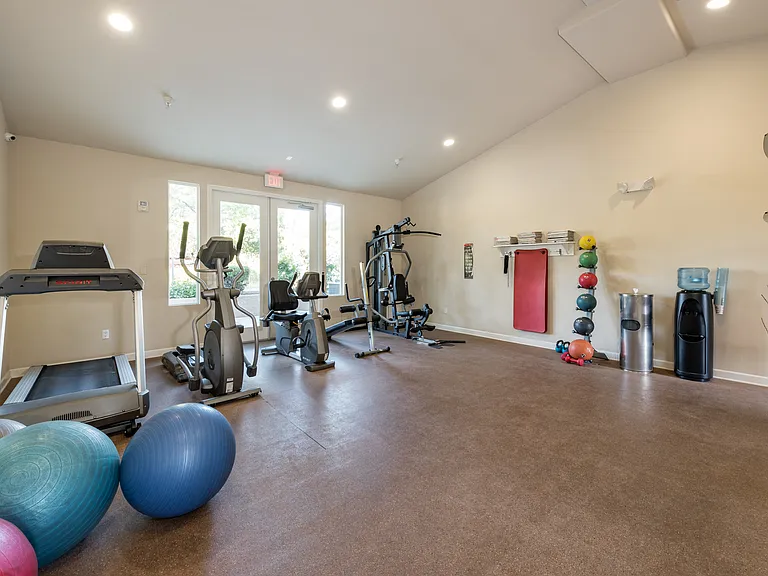 Glenoaks Villas — Photo 12