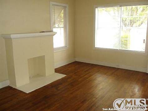 2nd image of 640 W Lullwood Ave APT 2