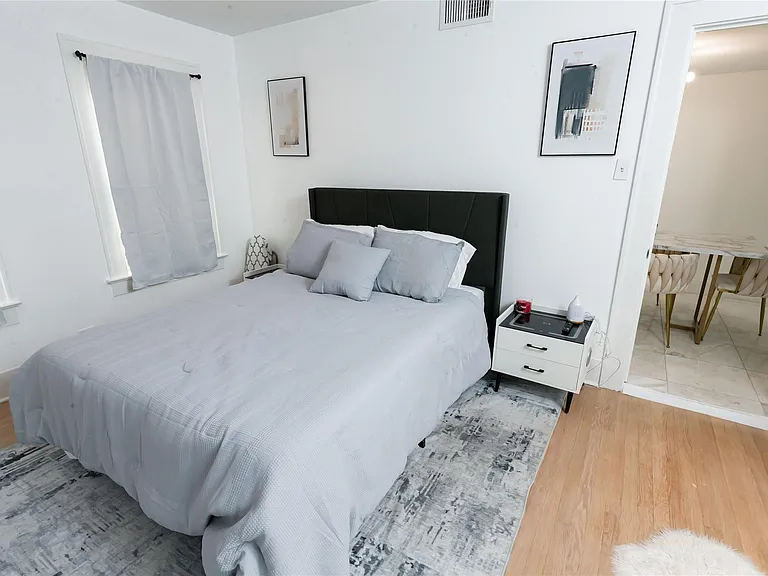 1629 Bonnie Brae St — Photo 11