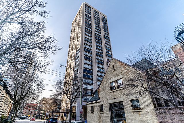 1st image of 70 W Burton Pl APT 1207F