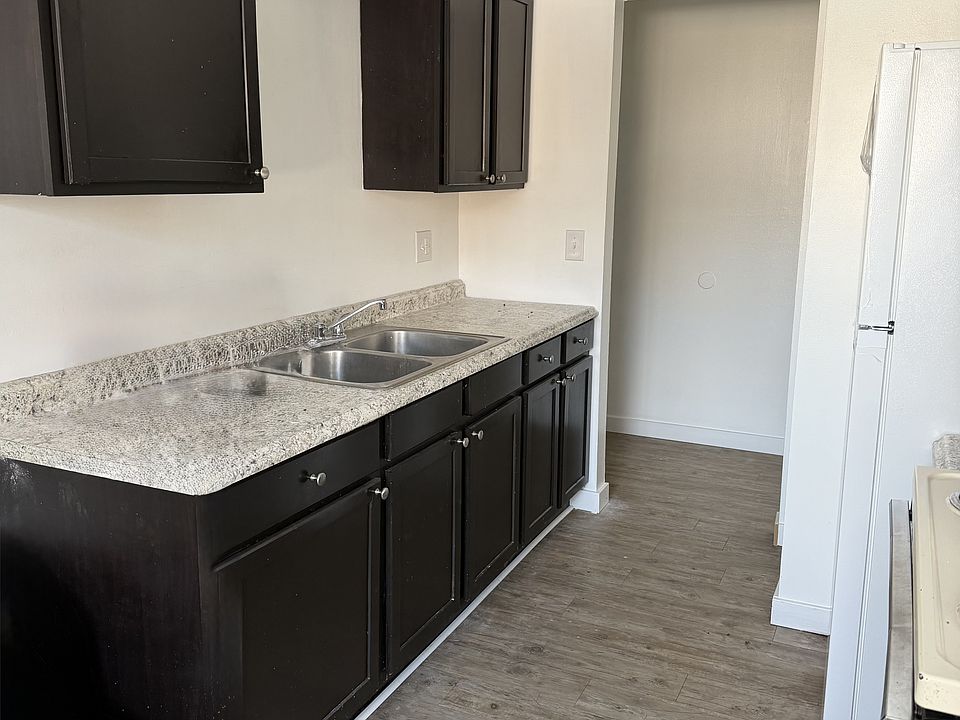 1st image of 750 Michigan Ave E #6