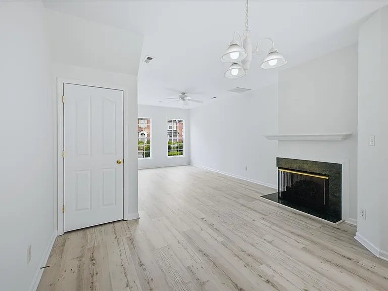 6928 Creft Cir — Photo 10