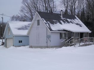 W15144 Sandtown Rd, Engadine, MI 49827