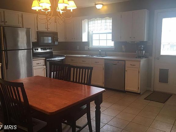 3rd image of 119 Parkside Dr