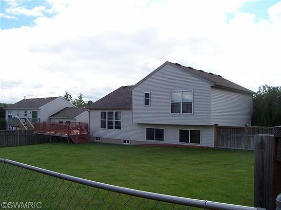 4th image of 7170 Sovereign Dr NE