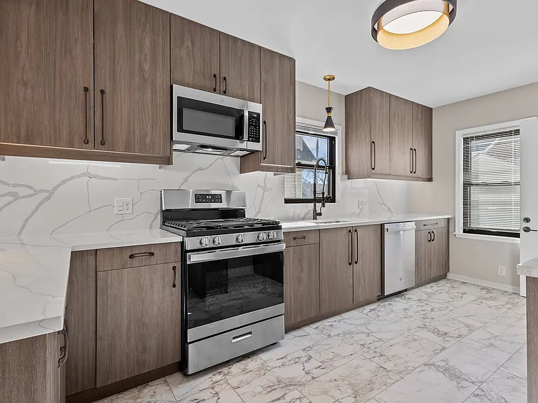 426 Keilman St — Photo 22