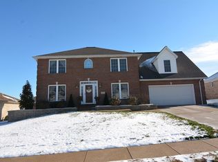 2722 Oak Trail Dr, Newburgh, IN 47630