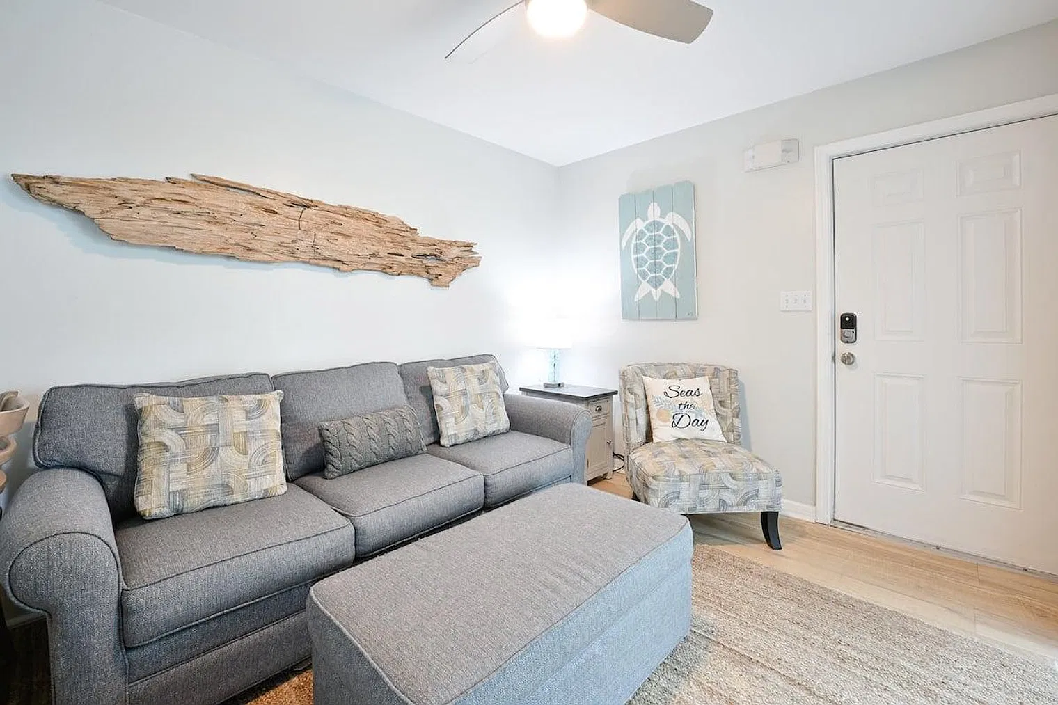 2 bed, 2.0 bath, 796 sqft, $2,030 — Photo 3