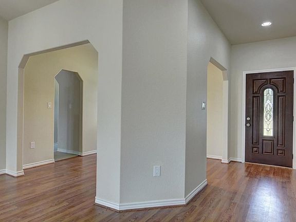 5th image of 1249 Lovers Ln