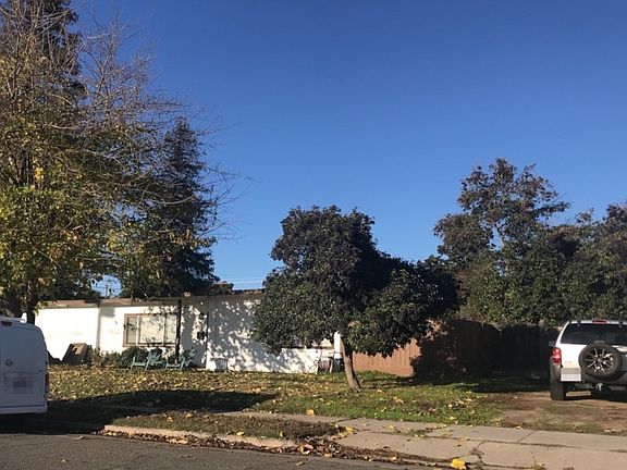 2nd image of 447 Drakeley Ave