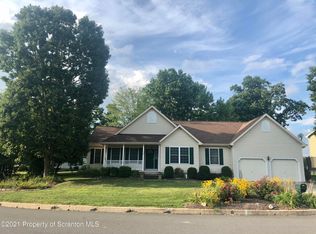 116 S Acorn Hill Dr, Olyphant, PA 18447