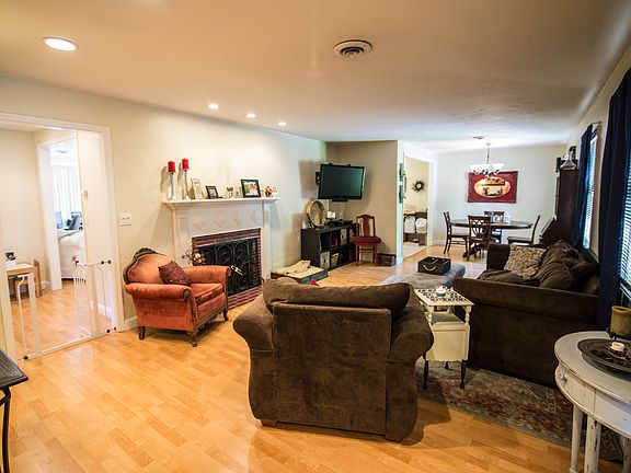 5th image of 2440 Carlsbad Ave