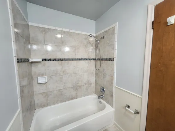 39471 Van Dyke Ave APT 516, Sterling Heights, MI 48313