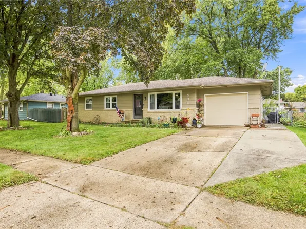 830 SE Bel Aire Rd, Ankeny, IA 50021