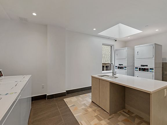 5th image of 706 E 32nd St Unit 7A