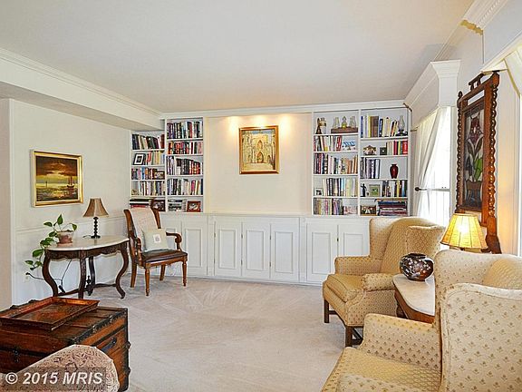 3rd image of 407 William St NW