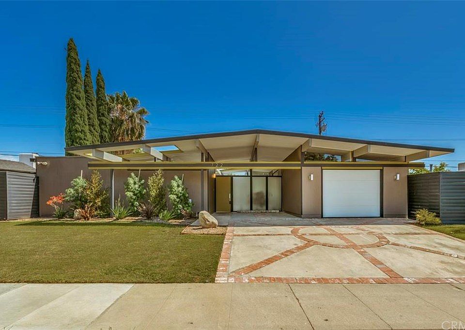 1st image of 722 E Palmdale Ave