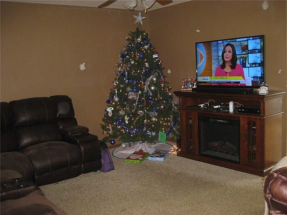 5th image of 307 11th St SE