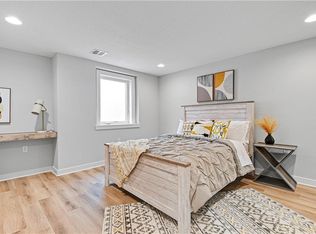 22176 W 94th Ter, Lenexa, KS 66220