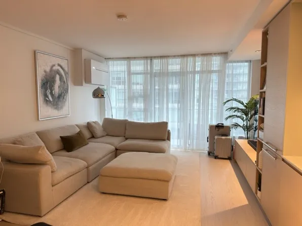 1289 Hornby St, Vancouver, BC