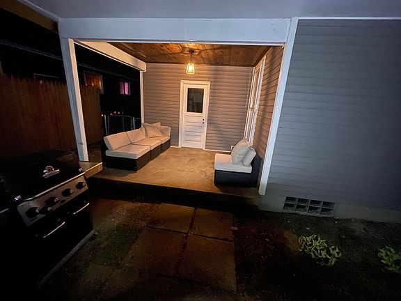 3rd image of 230 E Stanton Ave