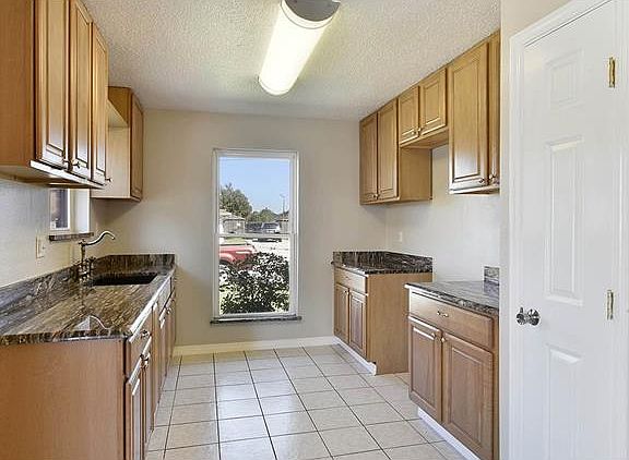 4th image of 7524 Lehigh St