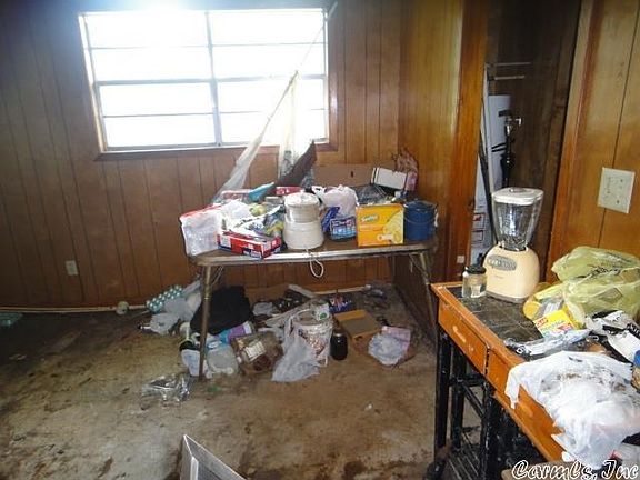 2nd image of 421 Park St