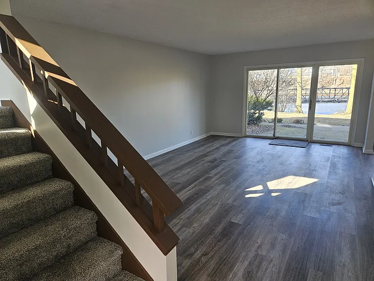 96 Schellinger Sq — Photo 15