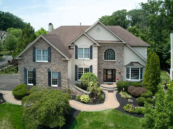 3794 Powder Horn Dr, Furlong, PA 18925