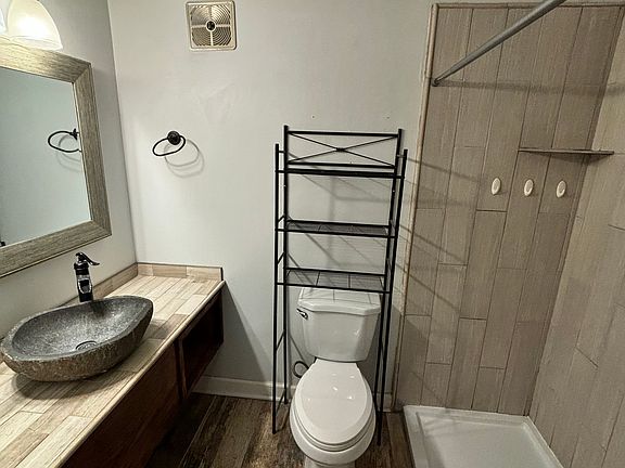 4th image of 1900 Richard Jones Rd APT S4