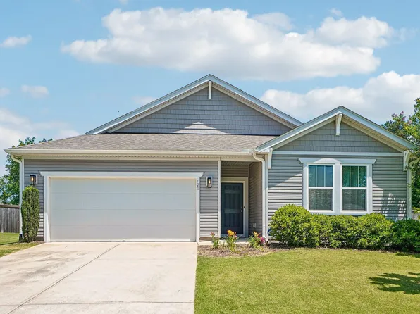 121 Rawls Meadow Ln, Fuquay Varina, NC 27526