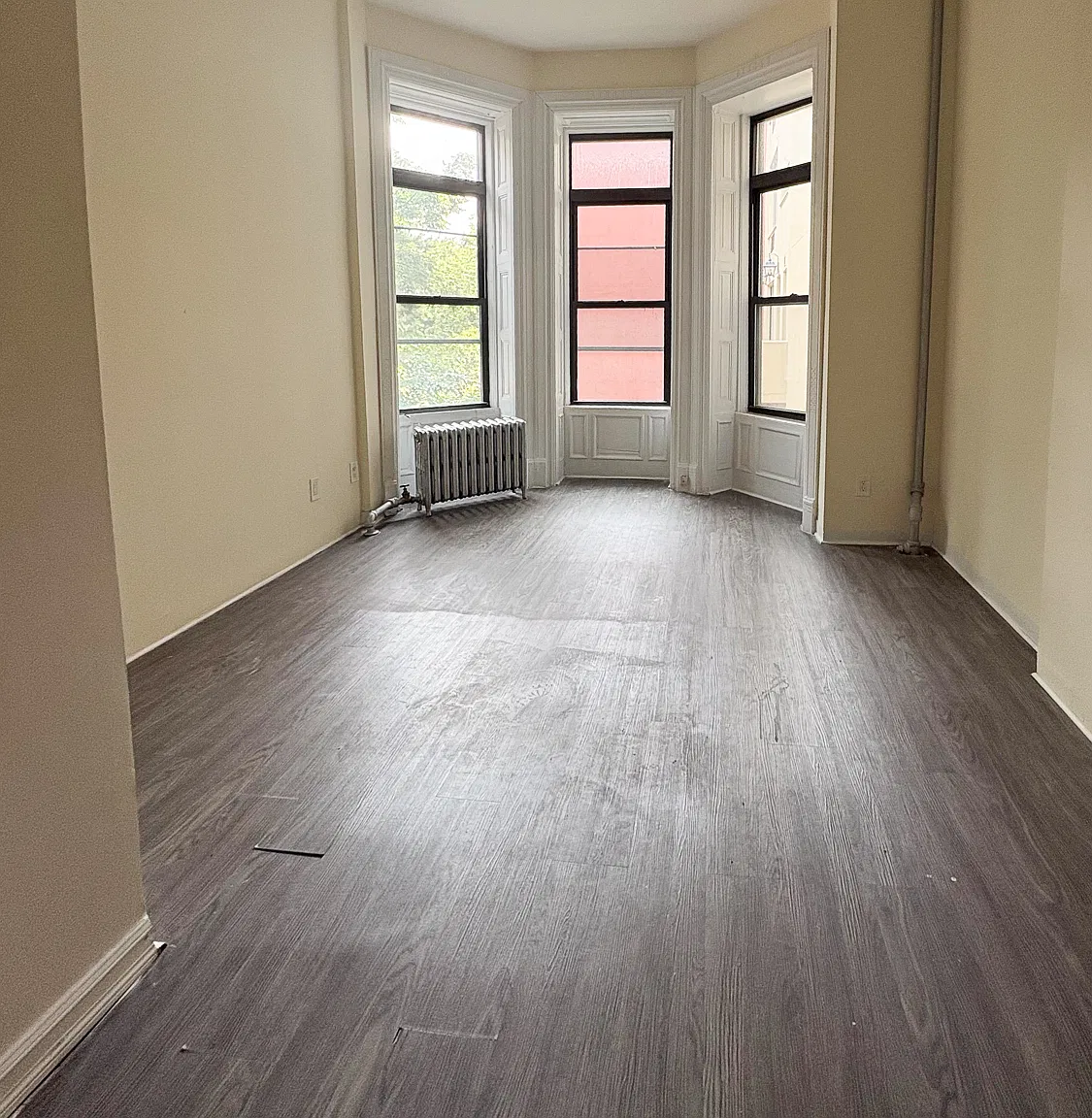 2081 5th Avenue — Photo 3