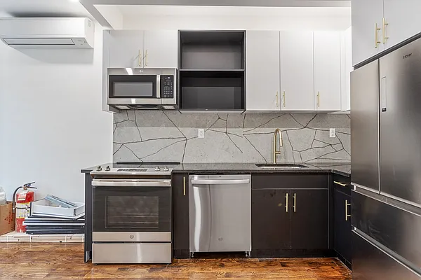 Rented by Reavis | media 4