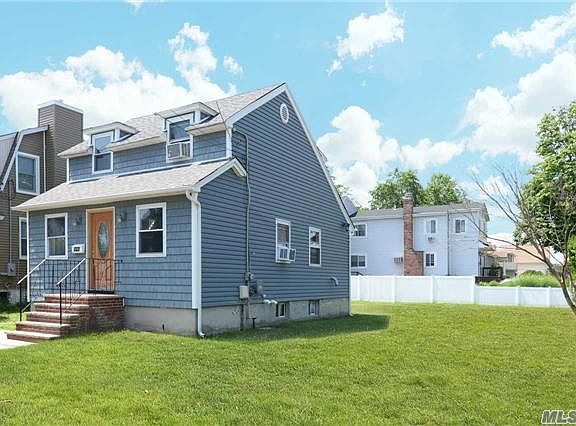 2nd image of 131 Baisley Ave