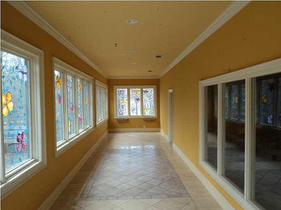4th image of 505 N Parkway Cir